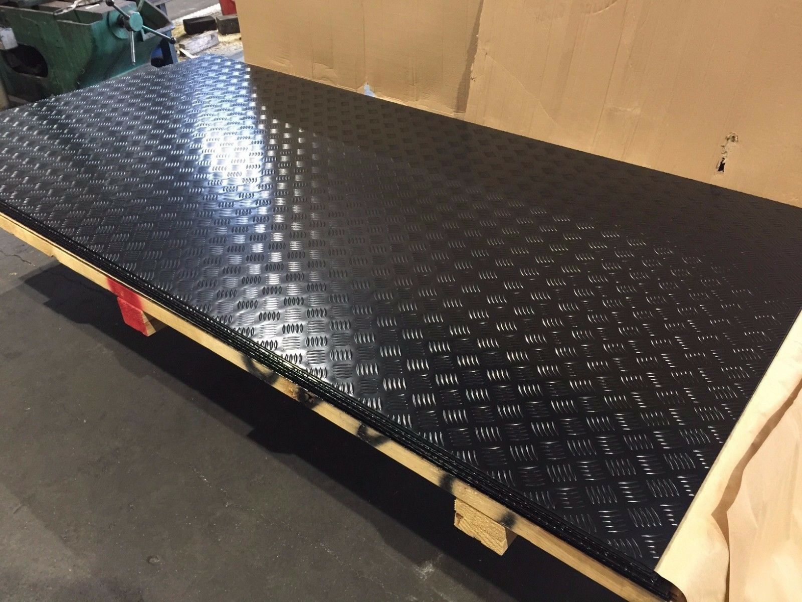 Black Powder Coated Aluminium Checker Plate